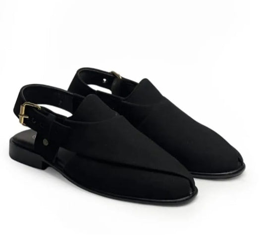 New desighn of Peshawari chappal 2025 traditional desighn for boys and men which is very soft comfortable lightweight and an attractive design which is also very soft and Comfortable