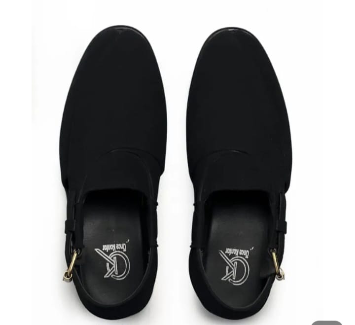 New desighn of Peshawari chappal 2025 traditional desighn for boys and men which is very soft comfortable lightweight and an attractive design which is also very soft and Comfortable
